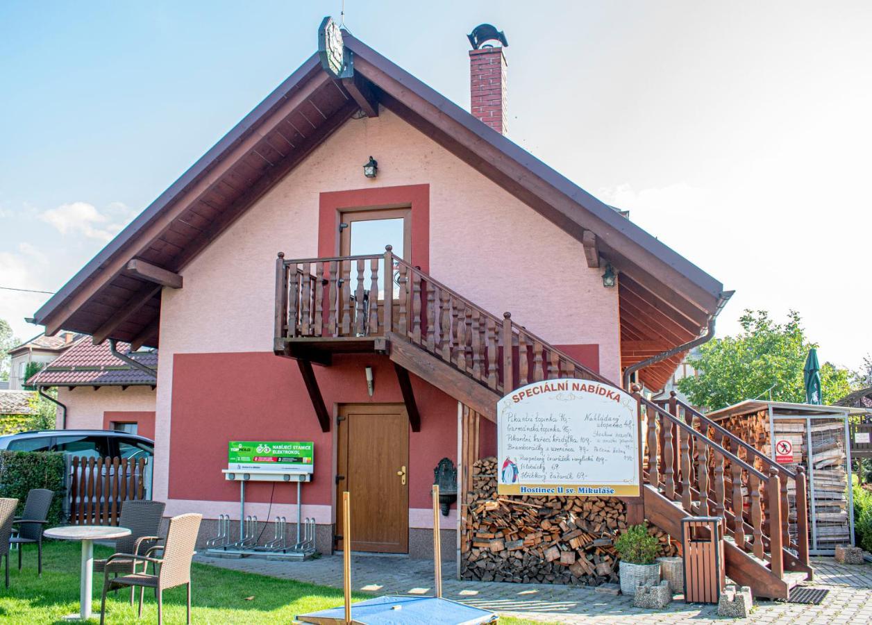Hostinec A Penzion U Sv. Mikulase Hať Exterior foto