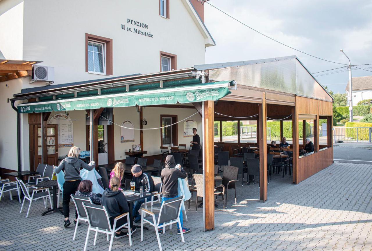 Hostinec A Penzion U Sv. Mikulase Hať Exterior foto