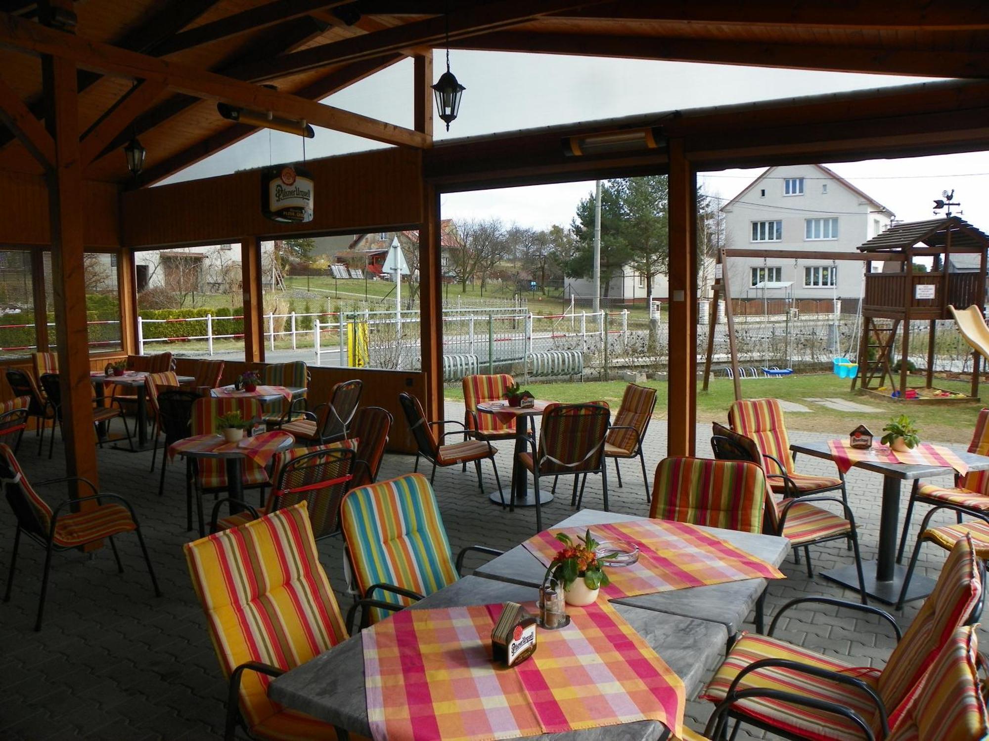 Hostinec A Penzion U Sv. Mikulase Hať Exterior foto